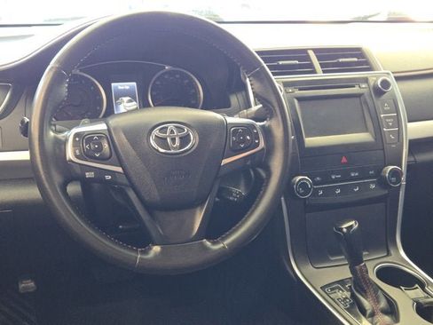 Used 2016 Toyota Camry SE image 14