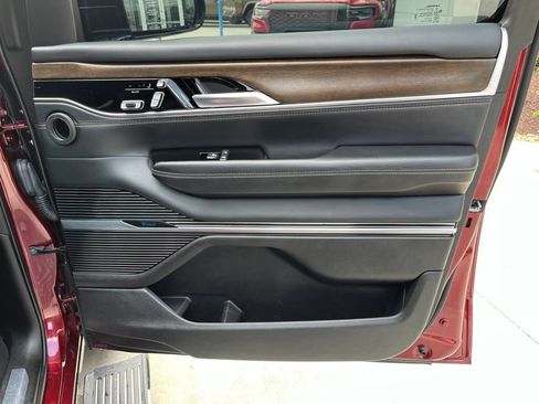 Used 2023 Jeep Grand Wagoneer 4WD image 33