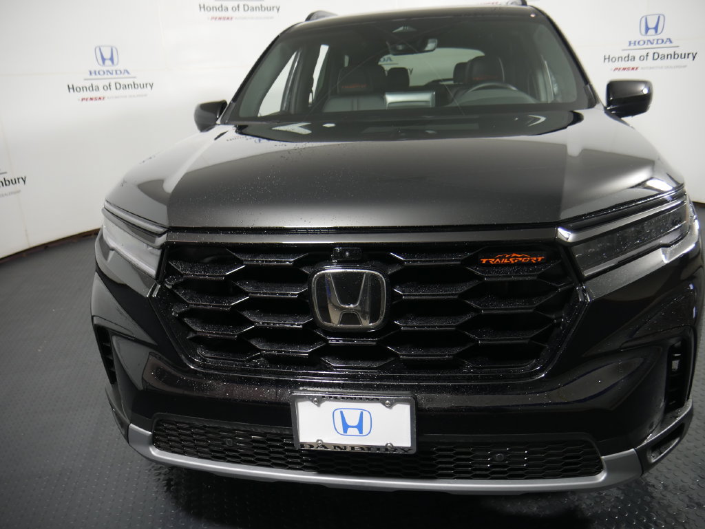 New 2026 Honda Pilot TrailSport image 2