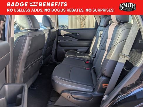 Used 2023 Nissan Pathfinder SL image 19