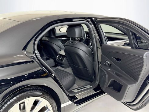 Used 2022 Bentley Flying Spur V8 AWD/4WD image 29