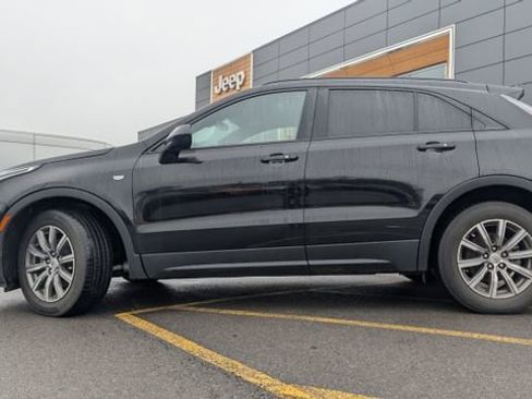 Used 2019 Cadillac XT4 Sport w/ Cold Weather Package FWD image 7