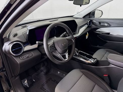 New 2026 Chevrolet Trax LT w/ Driver Confidence Package FWD image 11