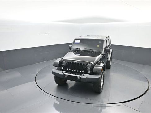 Used 2017 Jeep Wrangler Unlimited Sahara image 19