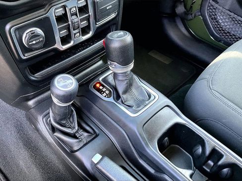 Certified 2022 Jeep Wrangler Sport S image 29