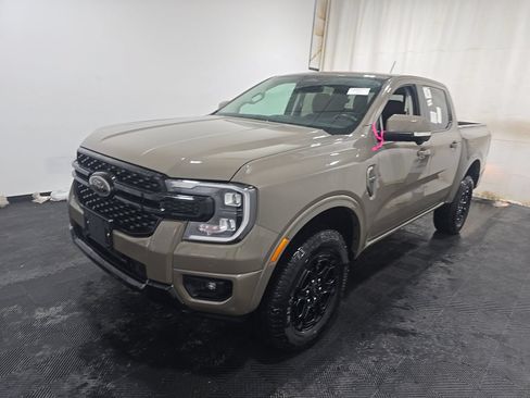 Used 2025 Ford Ranger Lariat w/ Black Appearance Package AWD/4WD image 3