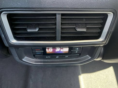Used 2026 Volkswagen Atlas SE FWD image 21