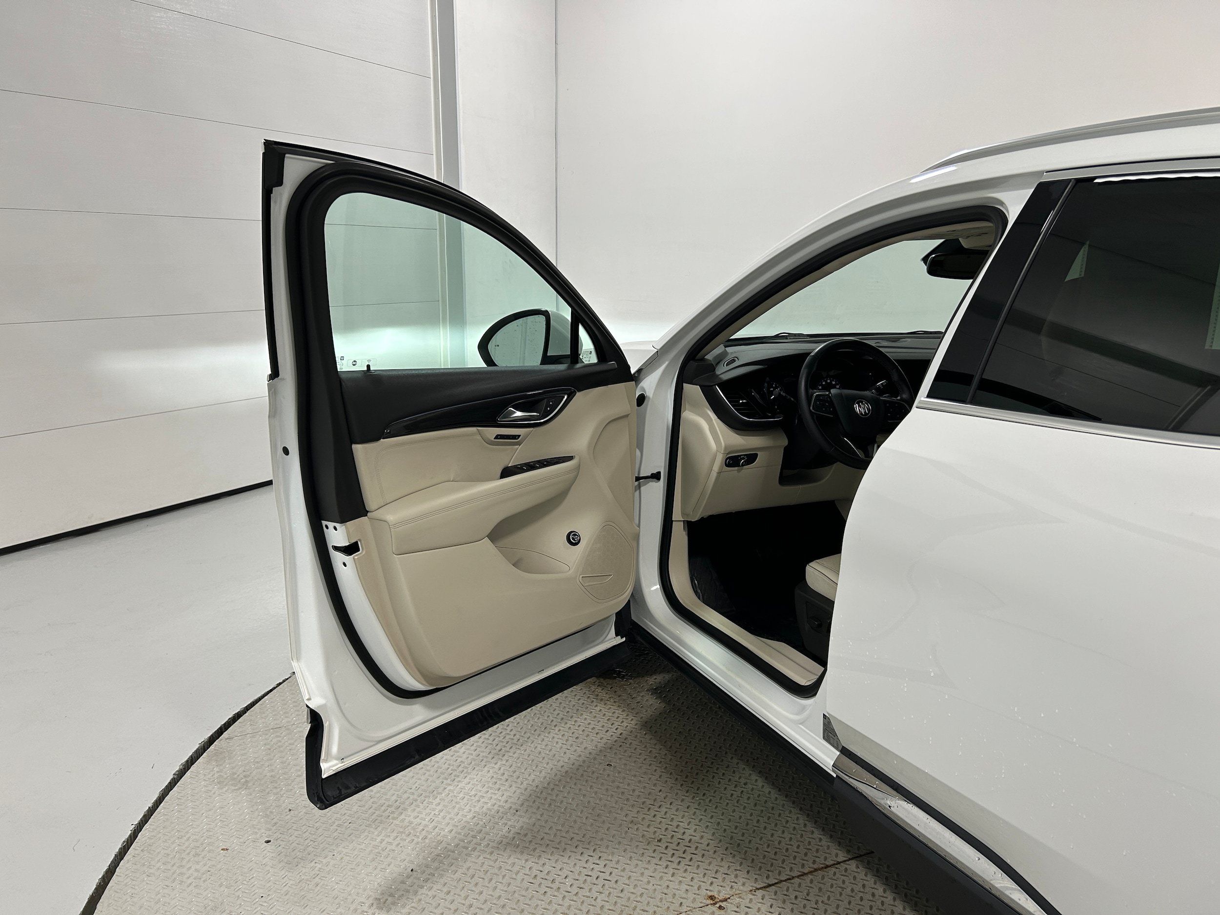 Used 2021 Buick Envision Essence AWD/4WD image 24