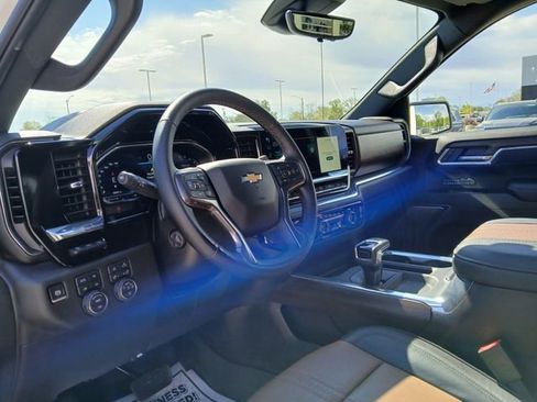 Certified 2025 Chevrolet Silverado 1500 High Country w/ High Country Premium Package AWD/4WD image 9