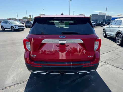 Used 2024 Ford Explorer XLT w/ Equipment Group 202A AWD/4WD image 5