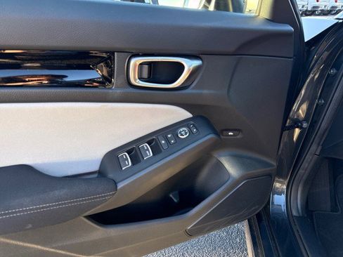Used 2025 Honda Civic Sport Touring image 18