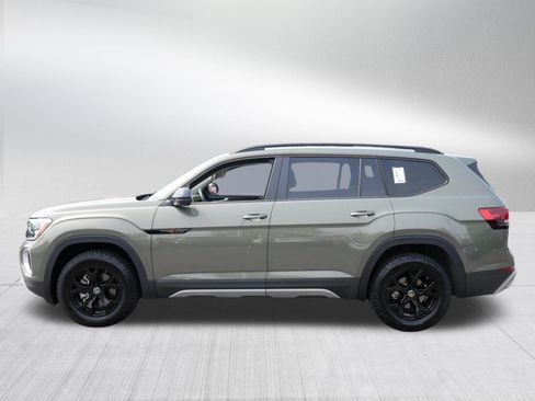 Certified 2025 Volkswagen Atlas Peak Edition SE AWD/4WD image 4