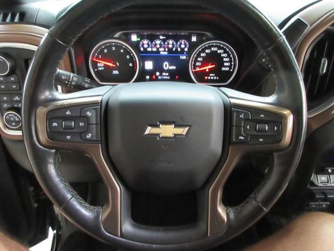 Used 2019 Chevrolet Silverado 1500 High Country w/ Technology Package AWD/4WD image 31