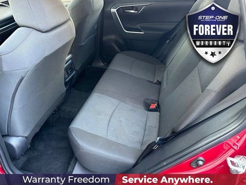 Used 2025 Toyota RAV4 XLE FWD image 30