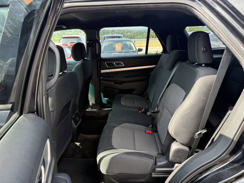 Used 2017 Ford Explorer XLT AWD/4WD image 15