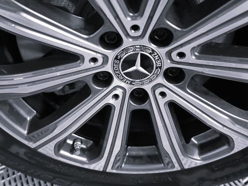 Used 2026 Mercedes-Benz GLC 300 4MATIC image 8