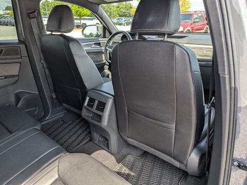 Used 2023 Volkswagen Atlas Cross Sport SE FWD image 27