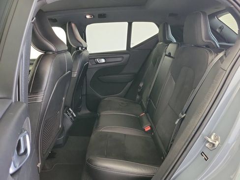 Used 2021 Volvo XC40 T4 R-Design w/ Climate Package FWD image 13