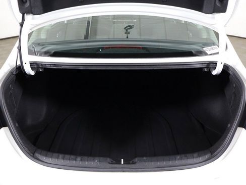 Used 2022 Kia Forte LXS w/ LXS Technology Package FWD image 17