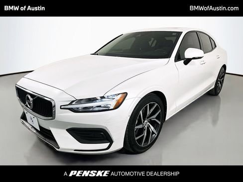 Used 2020 Volvo S60 T6 Momentum image 1