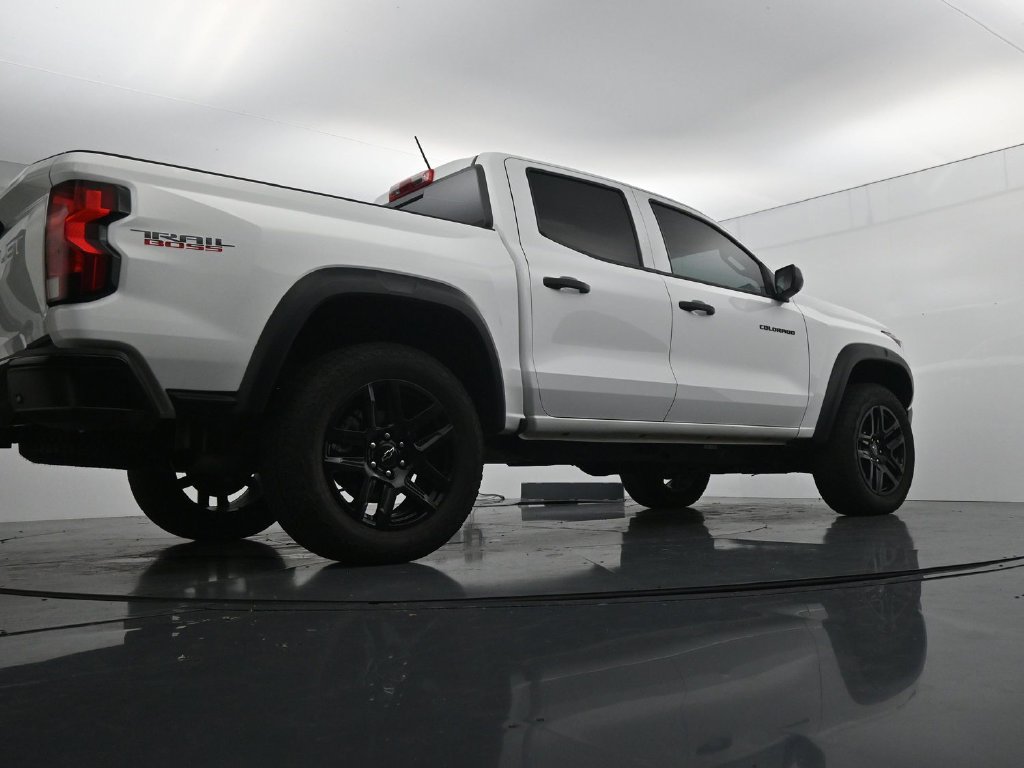 Used 2024 Chevrolet Colorado Trail Boss w/ Technology Package AWD/4WD image 37