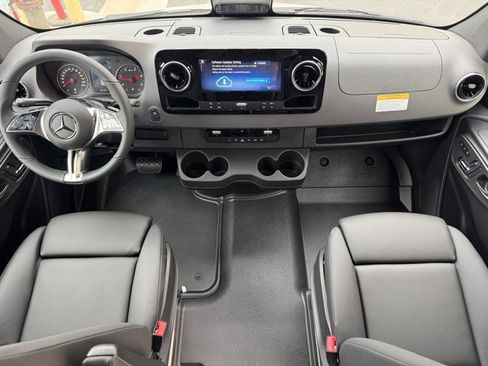 New 2026 Mercedes-Benz Sprinter 2500 image 4