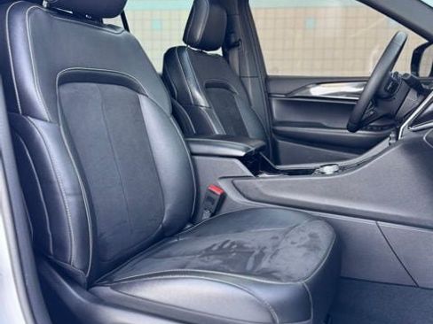 Used 2023 Jeep Grand Cherokee Altitude image 28