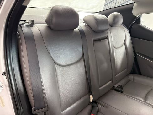 Used 2011 Hyundai Elantra Limited FWD image 19
