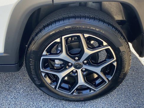 Certified 2025 Jeep Compass Limited image 16