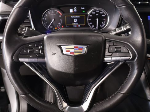 Used 2024 Cadillac XT6 Premium Luxury image 3