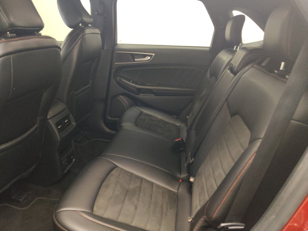 Used 2020 Ford Edge ST-Line w/ Cold Weather Package FWD image 18
