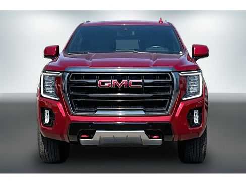 Used 2024 GMC Yukon XL AT4 w/ Technology Package AWD/4WD image 2