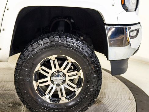 Used 2017 GMC Sierra 1500 SLE w/ SLE Value Package image 10