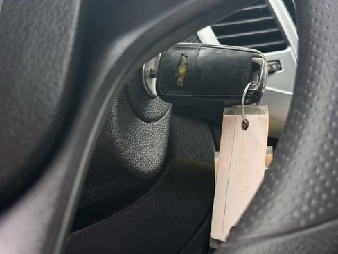 Used 2015 Chevrolet Cruze LT w/ Technology Package image 25