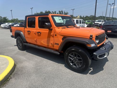 New 2025 Jeep Gladiator Sport image 5