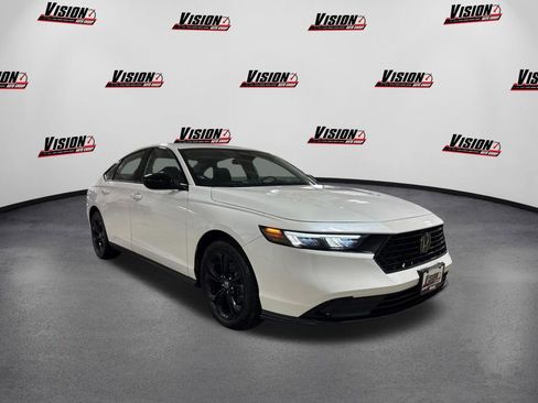 Used 2025 Honda Accord SE image 3