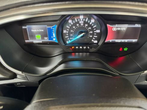 Used 2019 Ford Fusion SE FWD image 12