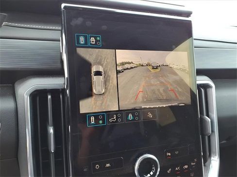 Used 2025 GMC Acadia Elevation image 13