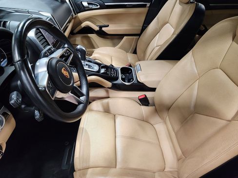 Used 2018 Porsche Cayenne image 29