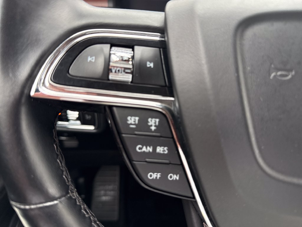 Used 2022 Lincoln Nautilus Reserve AWD/4WD image 18
