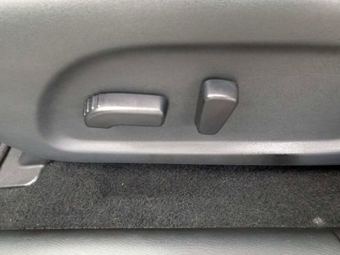 Used 2018 Nissan Pathfinder SV FWD image 18
