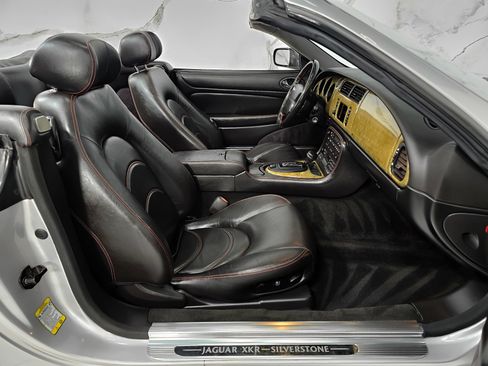 Used 2001 Jaguar XK8 Convertible RWD image 2