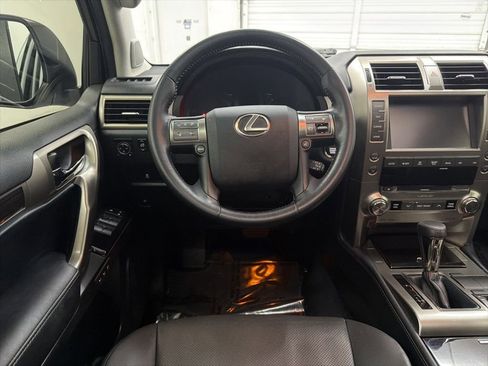 Used 2014 Lexus GX 460 w/ Preferred Accessory Package image 22