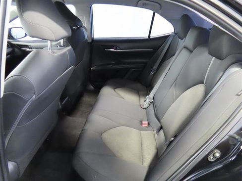Used 2021 Toyota Camry LE image 29