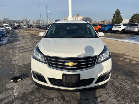 Used 2015 Chevrolet Traverse LT image 2