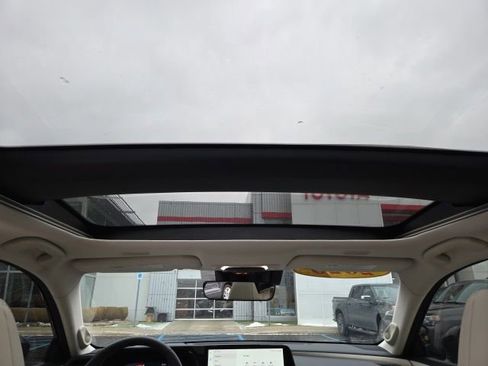 Used 2026 Toyota Crown XLE image 23