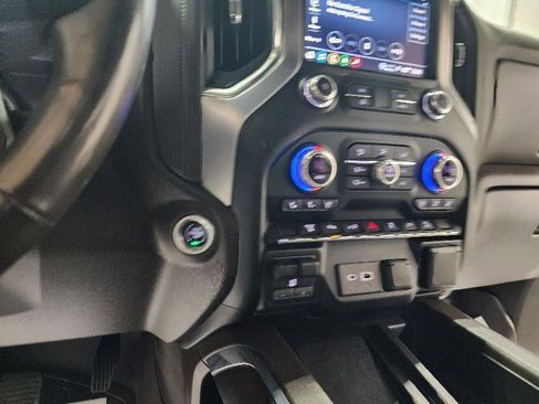 Used 2022 GMC Sierra 3500 SLT w/ SLT Preferred Package image 13