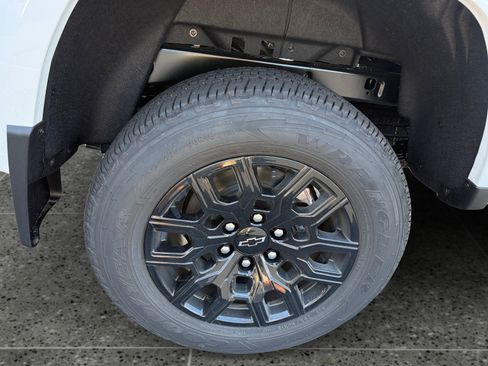 New 2026 Chevrolet Colorado W/T w/ WT Custom Package AWD/4WD image 14