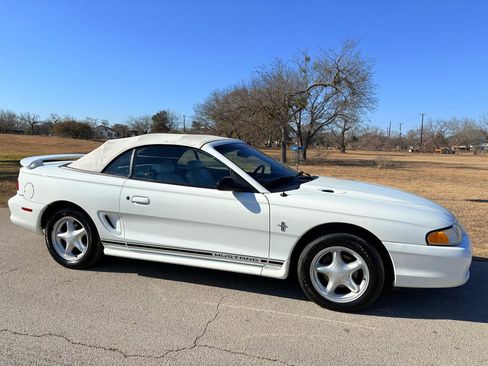 Used 1998 Ford Mustang 2dr Convertible V6 image 68