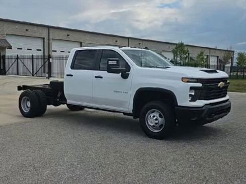 New 2026 Chevrolet Silverado 3500 W/T w/ WT Convenience Package AWD/4WD image 2